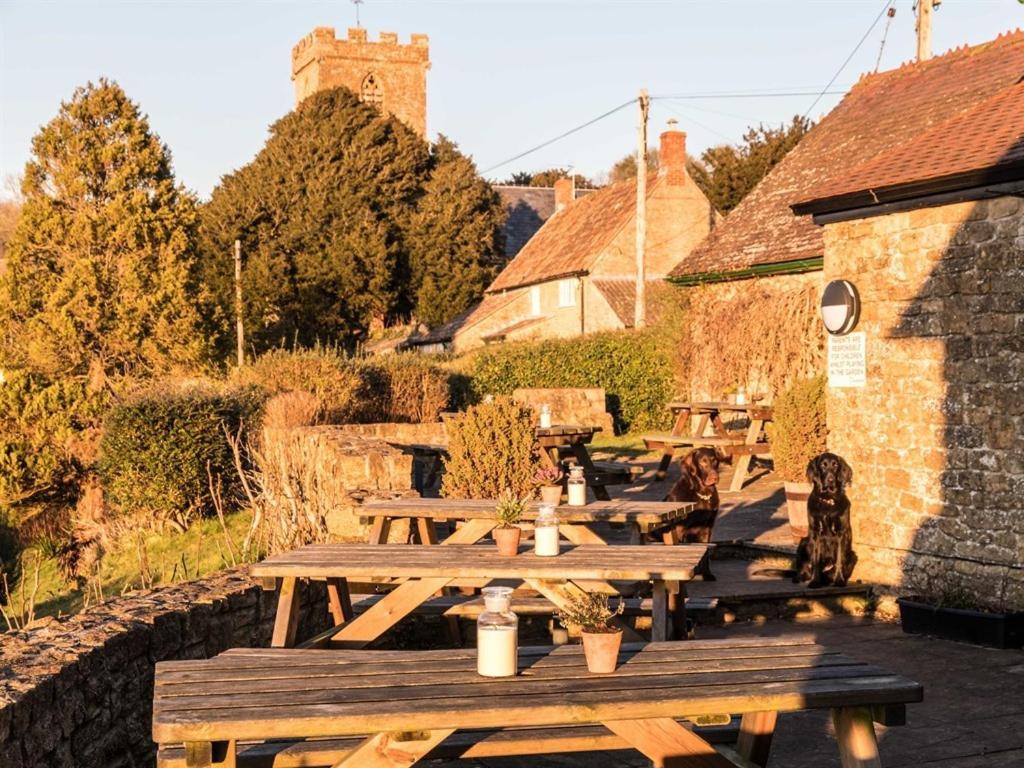 The Three Horseshoes Inn Bridport Exteriér fotografie