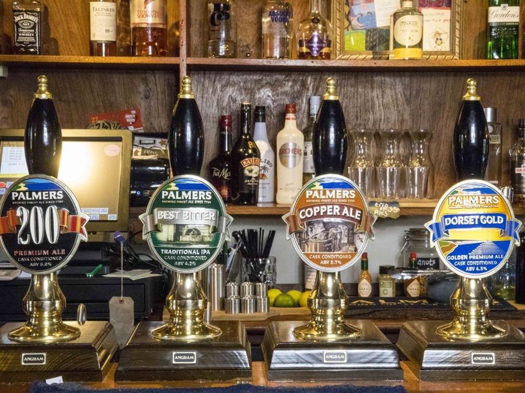 The Three Horseshoes Inn Bridport Exteriér fotografie
